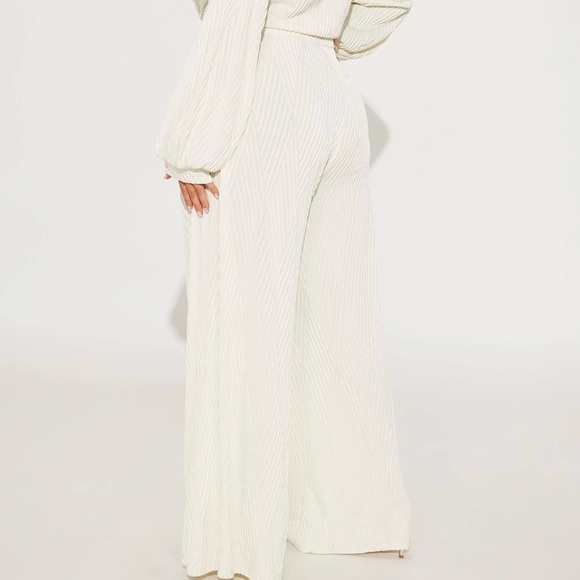 White Textured Jumpsuit - Picture 3 of 3